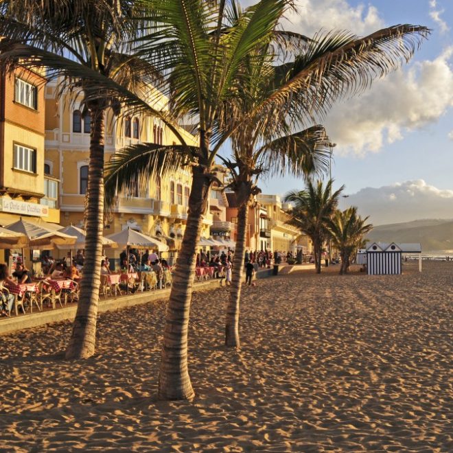 canteras_beach_in_las_palmas_de_gran_canaria_up